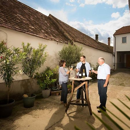 Weingut Familie Krell Hotel Mitterretzbach Exterior foto