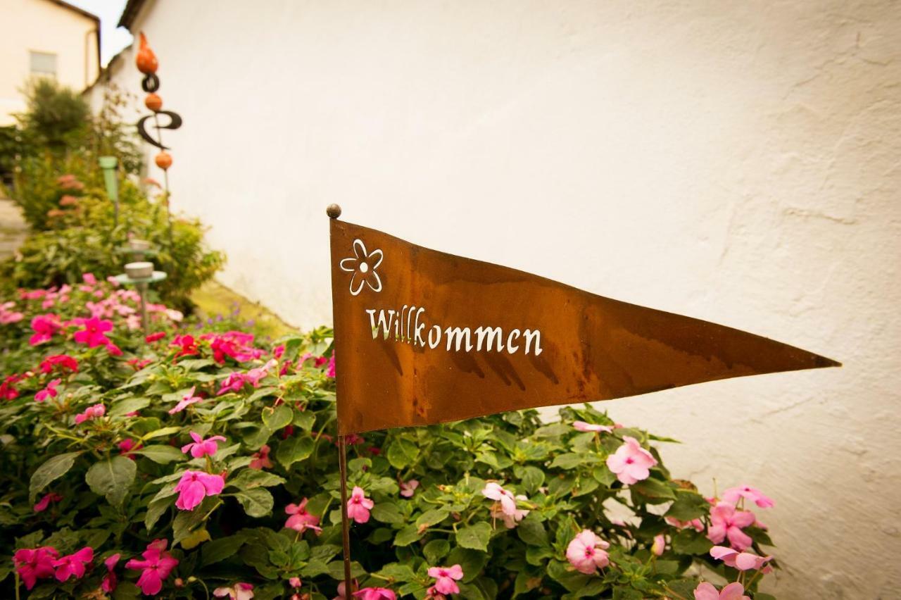 Weingut Familie Krell Hotel Mitterretzbach Exterior foto